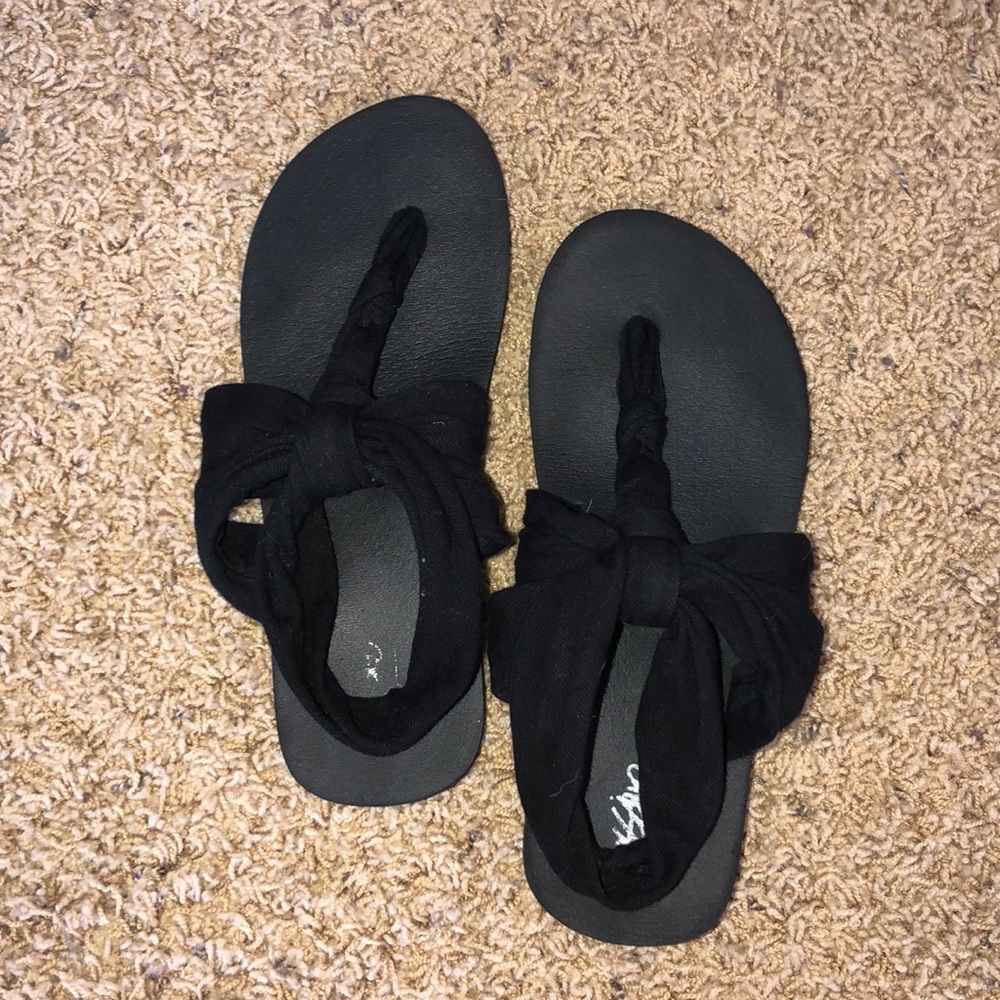 Black Sandals with Cloth Straps